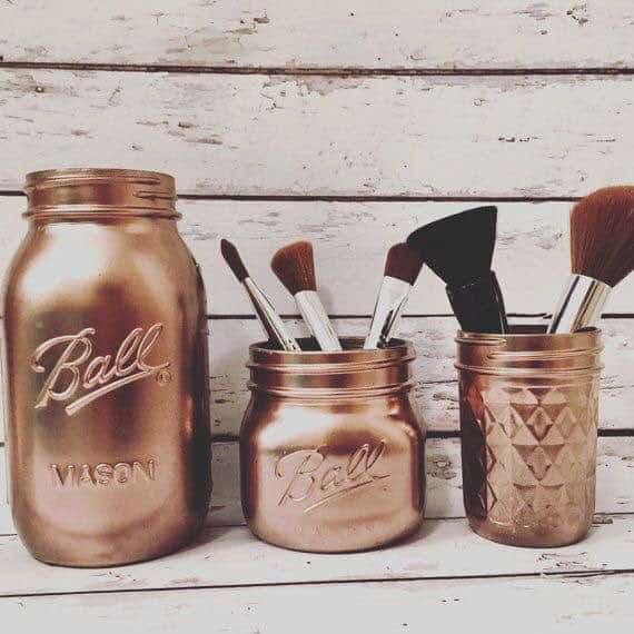 Not-Cleaning-Your-Makeup-Brushes